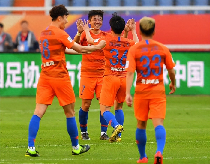 杏彩体育-他是鲁能本赛季主力阵容的唯一01后！曾在巴西留洋，值得期待|韩鹏|谢文能|泰山队|山东泰山|北京国安_新浪体育_新浪新闻