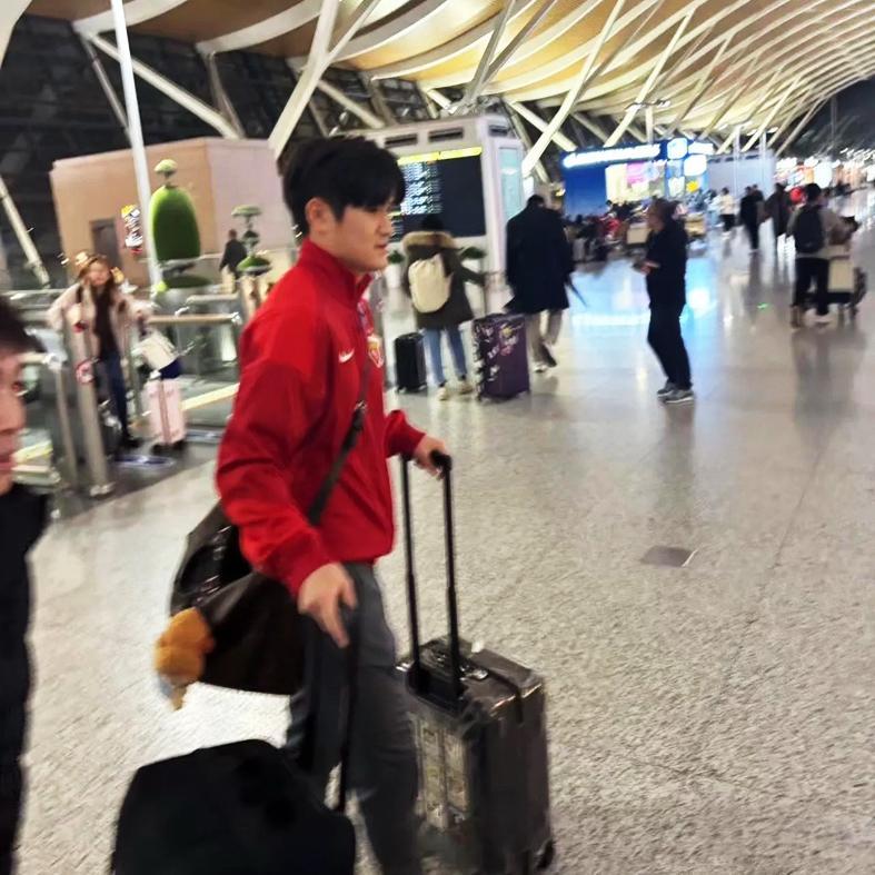 杏彩体育-英博寻枪报价24岁边锋！一将离队两将伤病，B队击败东北超选拔队